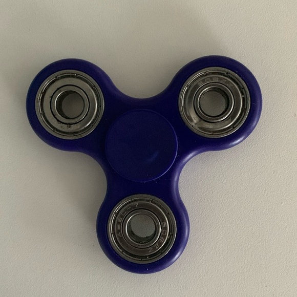 Dark blue fidget spinner - Picture 3 of 3
